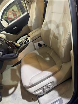 تۆیۆتا لاند کروزەر